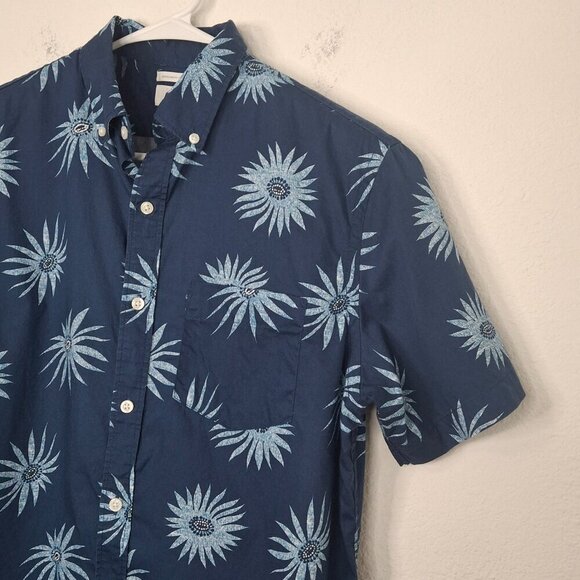 Old Navy Mens Floral Hawaiian Shirt Sz M Button Down Slim Fit Cotton Tropical - Picture 7 of 16